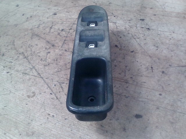 PEUGEOT 307 01-05 Bal első ablakemelő kapcsoló 1. kép