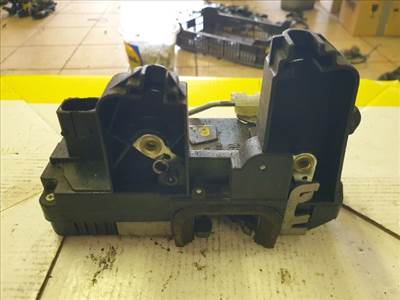 Opel Vectra C, Opel Signum Bal hátsó ajtózár QT 13210760