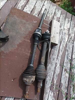 Renault Trafic II Generation L1H1 2.5 Féltengely bal oldali első 