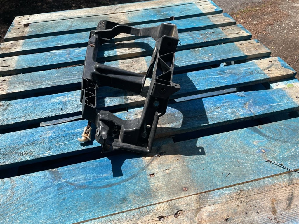 MITSUBISHI COLT VI Z3_A, Z2_A Bal Fényszóró Tartó 2. kép