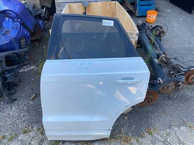 AUDI Q3 8U Bal hátsó Ajtó (Részeivel) 013904