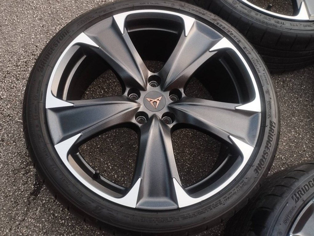 5x112 19 Cupra gyári felni - Bridgestone 235/35 r19 " VW Skoda Seat 3. kép