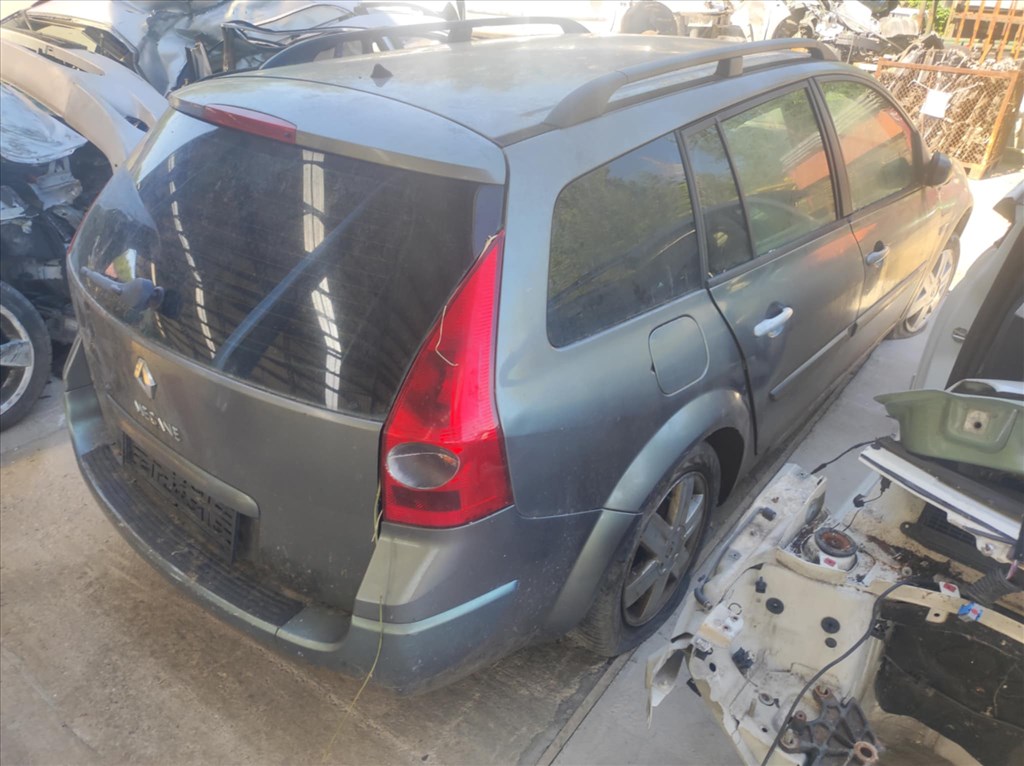 Renault Mégane II bontott alkatrészei 2. kép