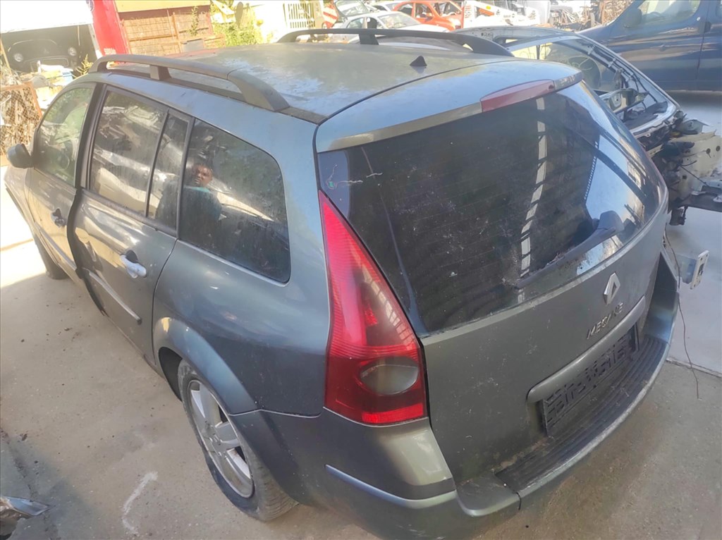 Renault Mégane II bontott alkatrészei 3. kép