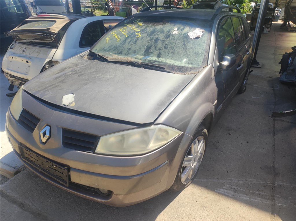 Renault Mégane II bontott alkatrészei 4. kép