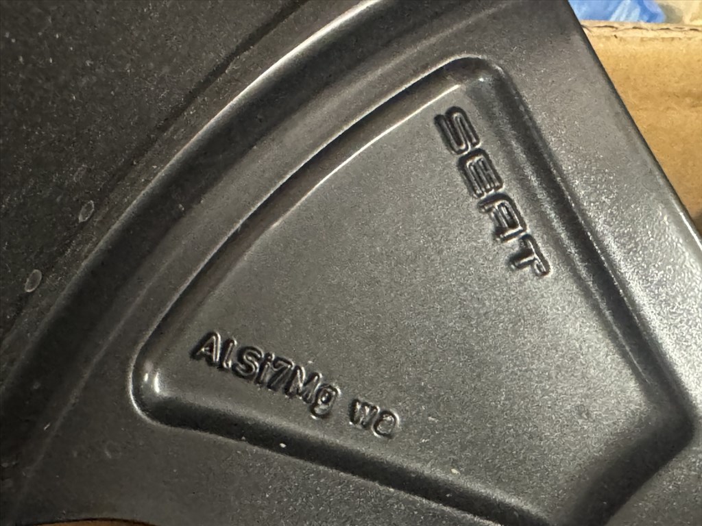 R19 Original Seat - Cupra Born - 7.5J ET50  10E601025M 1db alufelni felni 3. kép