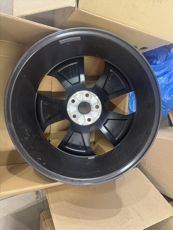 R19 Original Seat - Cupra Born - 7.5J ET50  10E601025M 1db alufelni felni 7. kép