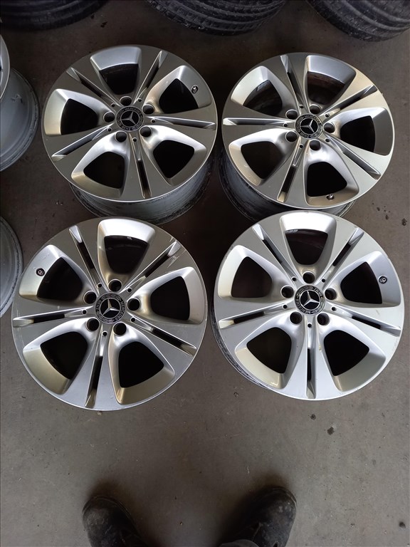  Mercedes W205 C Klasse 5x112 7x17 gyári aluszett szenzorokkal bXX 2. kép