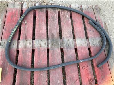 DACIA DUSTER  Bal hátsó Gumikéder