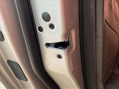 FORD FOCUS IV  Bal hátsó Ajtózár