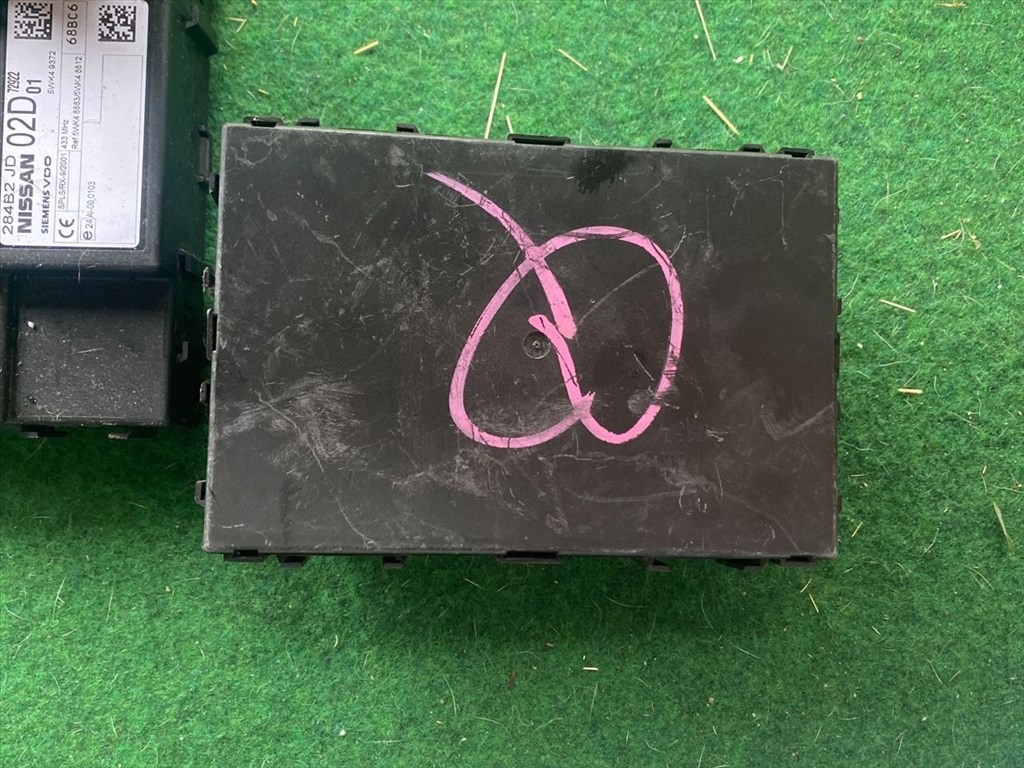 NISSAN QASHQAI / QASHQAI PLUS 2 J10, JJ10 Biztosítéktábla Utastér 3. kép