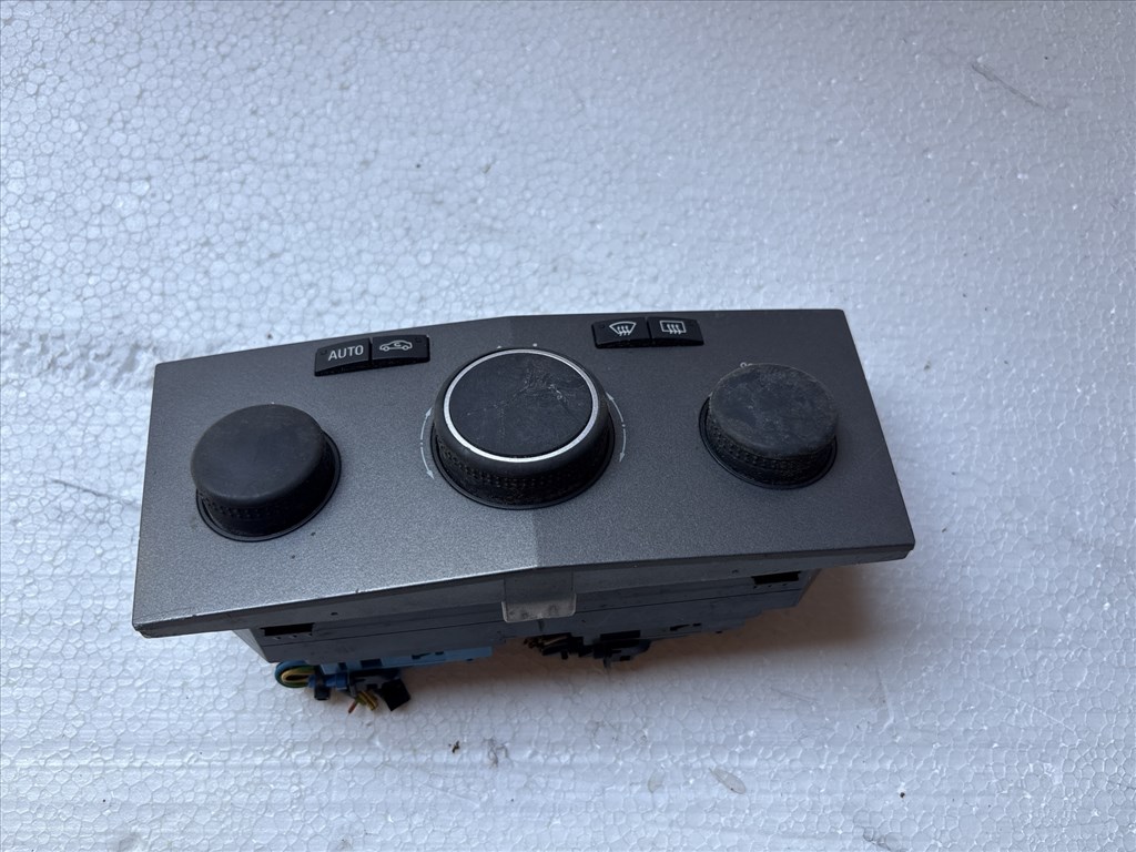 Opel Astra K 2015-2021 Fűtéskapcsoló   13122963 1. kép