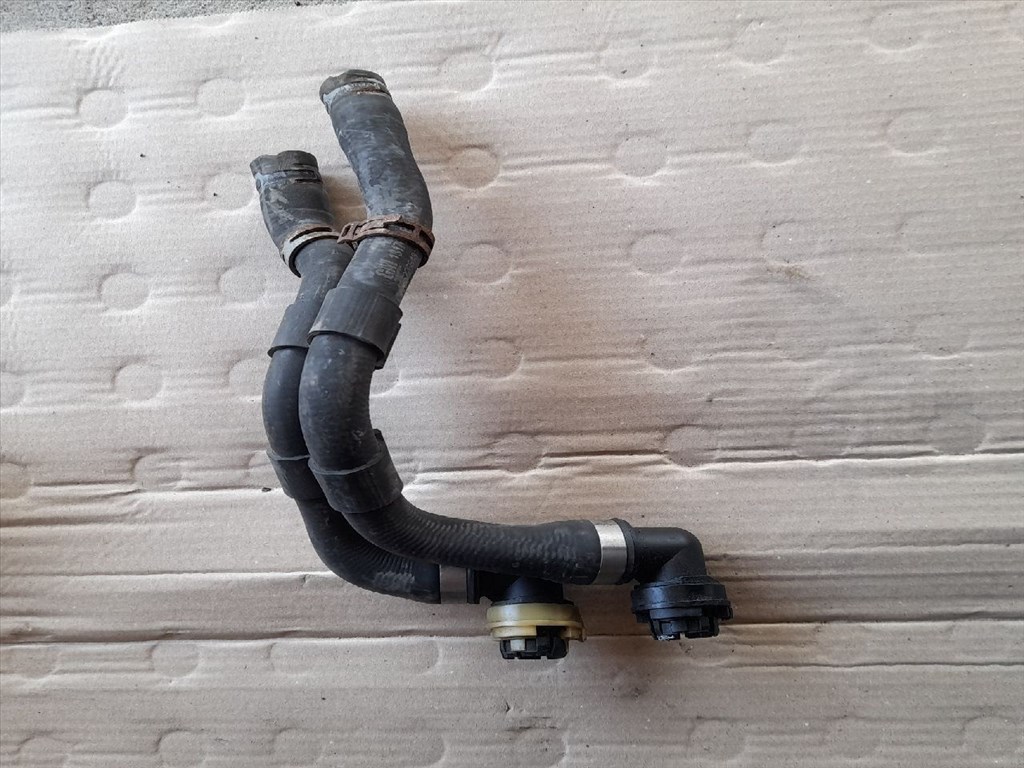 Opel Astra H 1.6 Vízcső 1366 ,  13170118-z16xer 1. kép