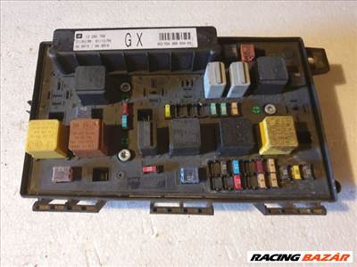 Opel Astra H, Opel Zafira B Biztosítéktábla GX 13206750