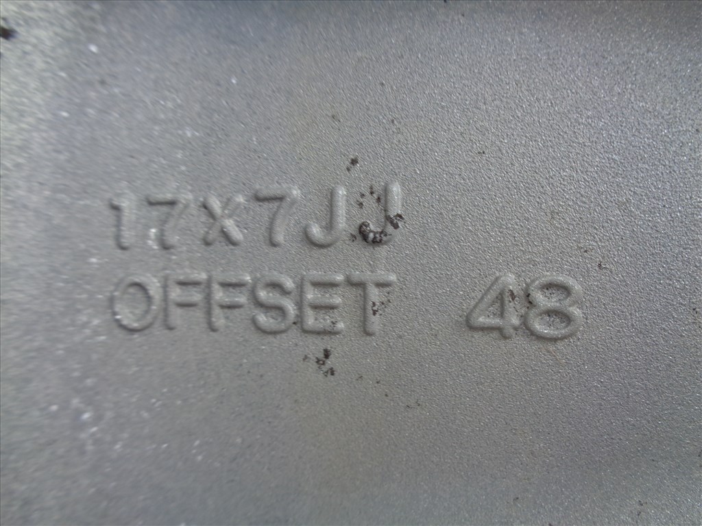 Subaru Gyári alufelni 17-es, 5×100-as osztó szép állapotban eladó.  7. kép