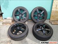  5x114.3 lyukosztású 17" újszerű alufelni, rajta 215/50 újszerű Hankook téli gumi gumi 