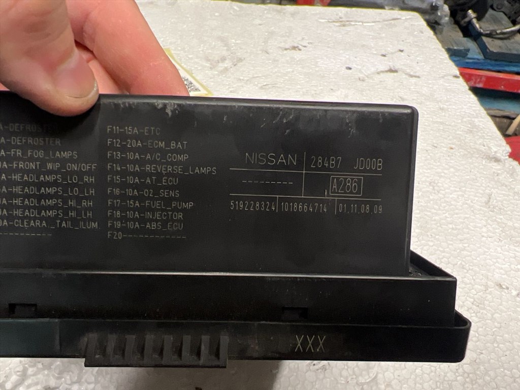 NISSAN QASHQAI / QASHQAI PLUS 2 J10, JJ10 Biztosítéktábla Utastér 3. kép