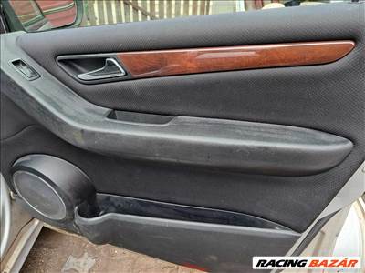 Mercedes A 200 CDI W169 jobb első ajtókárpit 
