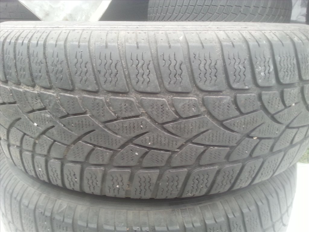  235/65R17 Dunlop SP Winter Sport 3D AO használt téli gumi 2 db 1. kép