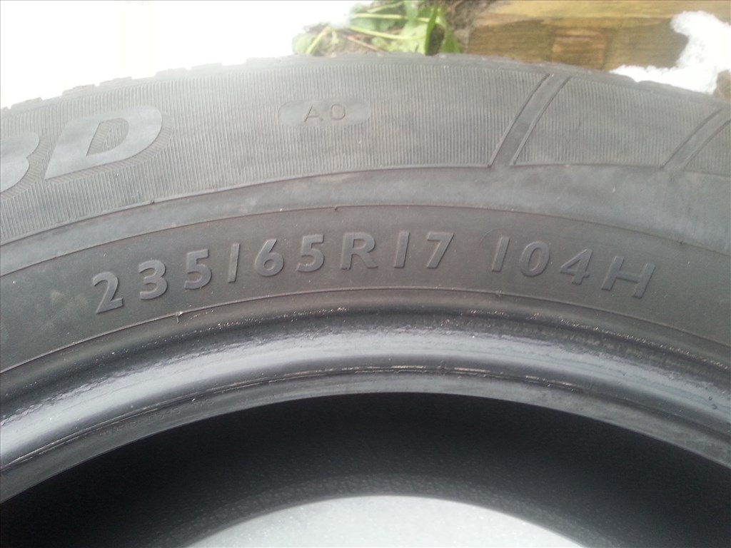  235/65R17 Dunlop SP Winter Sport 3D AO használt téli gumi 2 db 3. kép