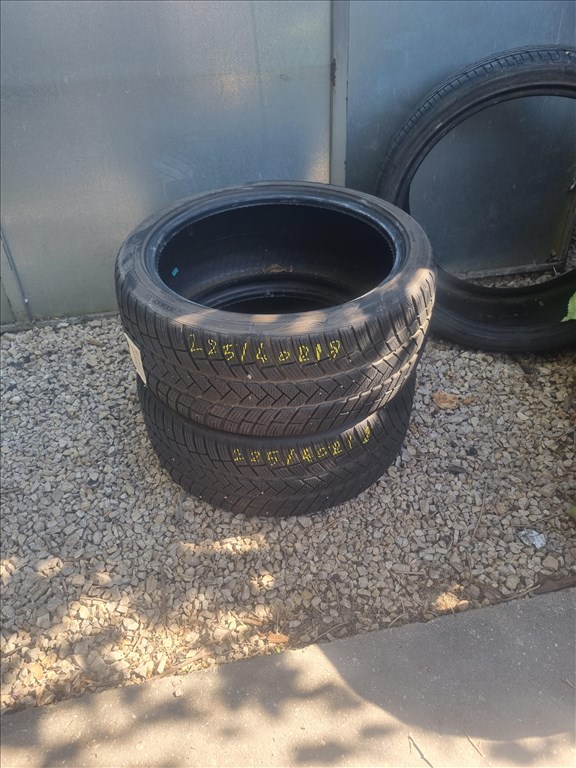  225/4018" újszerű Vredestein wintrac pro téli gumi 2db  1. kép