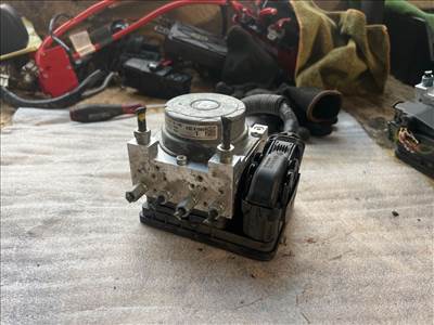 MAZDA 2 DL ABS Kocka