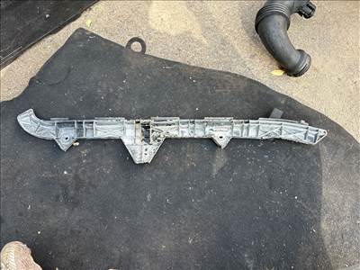 TOYOTA AVENSIS T25_ Jobb hátsó Oldal Lökhárító Tartó (Műanyag) 014499