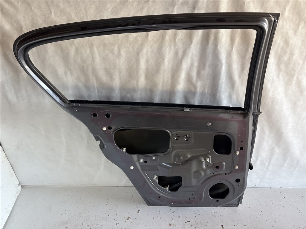 13258 Opel Astra H Bal hátsó Ajtó Szürke  Z155 5 ajtós 4. kép