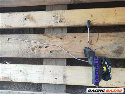 Dacia Duster I bal első ajtózár 