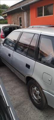 Suzuki Swift hátsó ajtó 