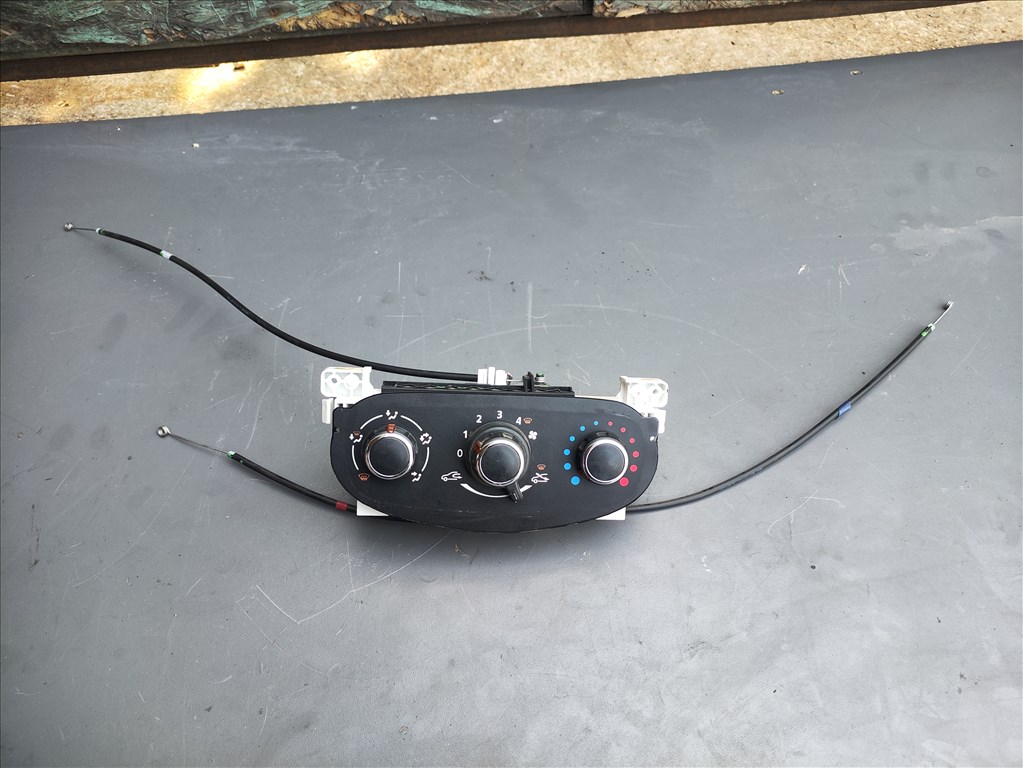 Dacia Duster I fűtéskapcsoló  1. kép