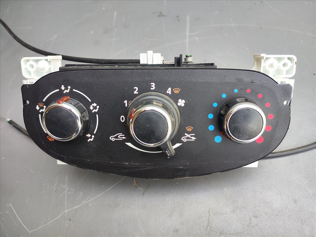 Dacia Duster I fűtéskapcsoló  2. kép