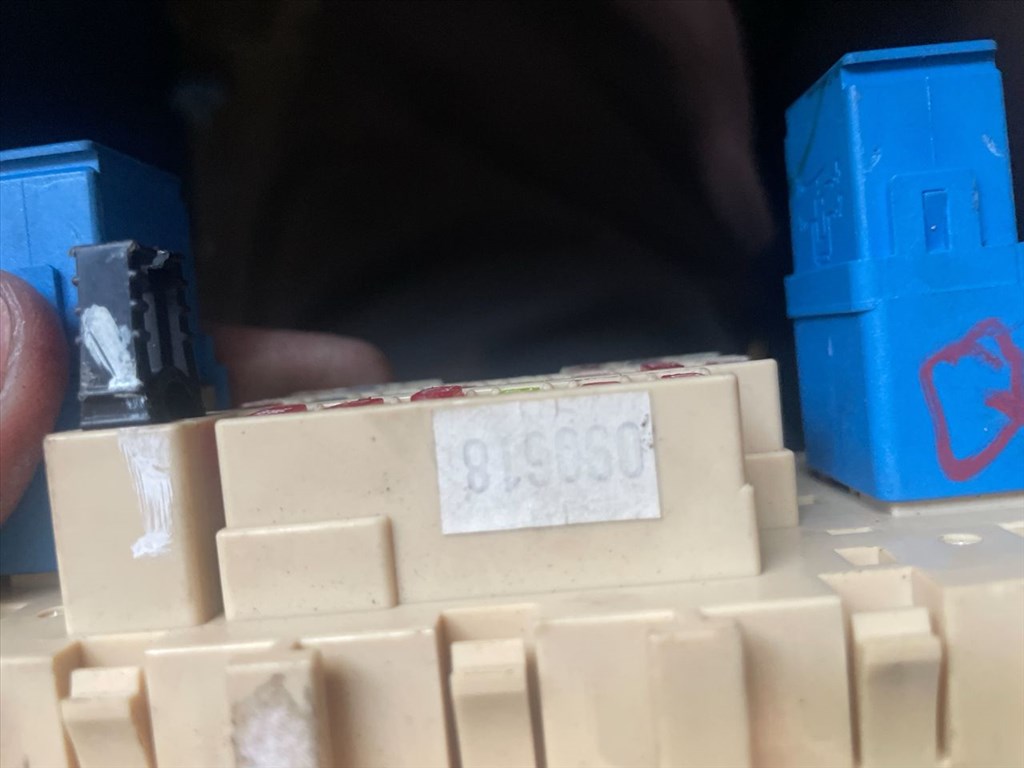 NISSAN QASHQAI / QASHQAI PLUS 2 J10, JJ10 Biztosítéktábla Utastér 5. kép