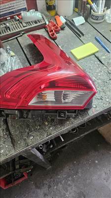 Volvo V40 Bal hátsó lámpa  31283339