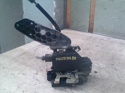 VOLKSWAGEN GOLF IV. Bal hátsó ajtó zárszerkezet központi záras