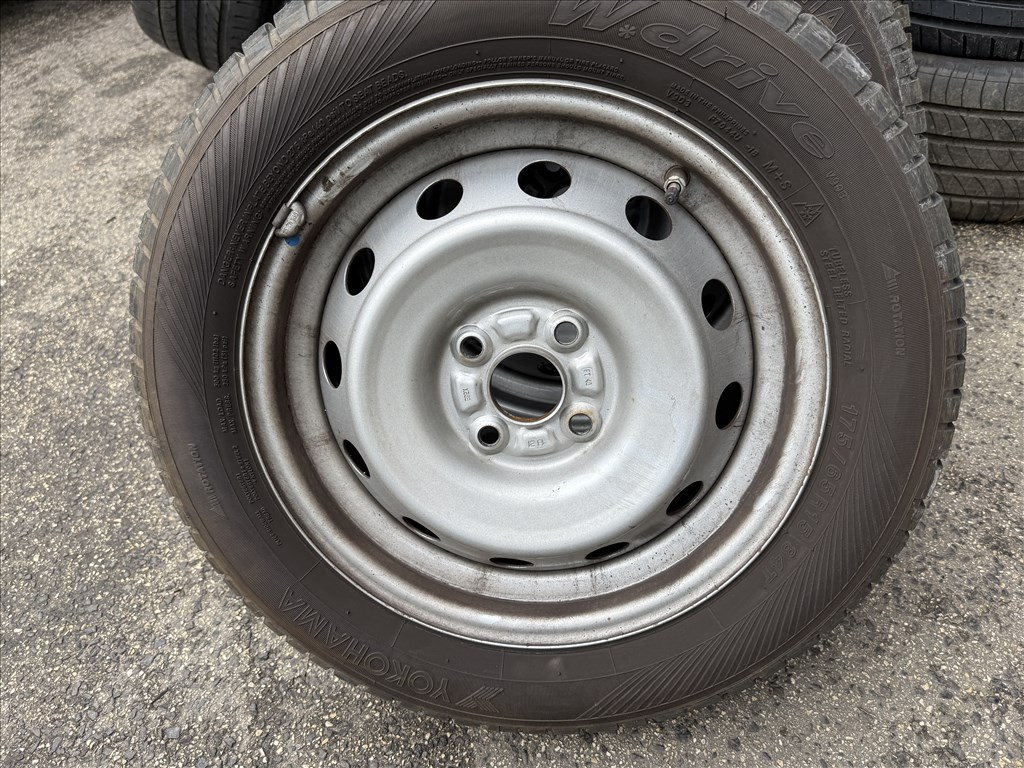 Suzuki Ignis 5X15-ös 4X100-as ET40-es lemezfelni garnitura eladó 4. kép