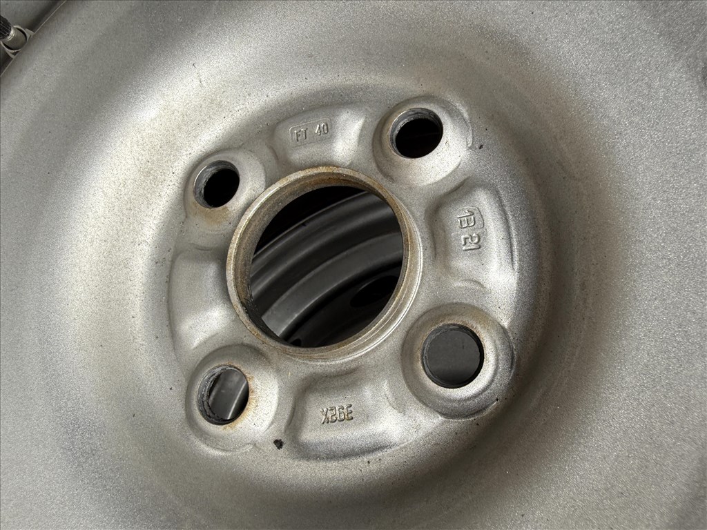 Suzuki Ignis 5X15-ös 4X100-as ET40-es lemezfelni garnitura eladó 8. kép