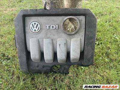 Volkswagen Golf V Motor felső burkolat