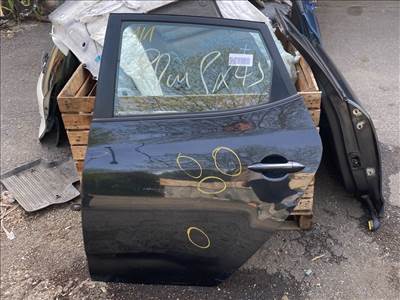 KIA VENGA YN Bal hátsó Ajtó (Részeivel)