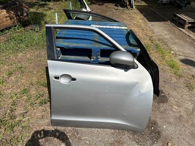 NISSAN JUKE F15 Jobb első Ajtó (Részeivel)
