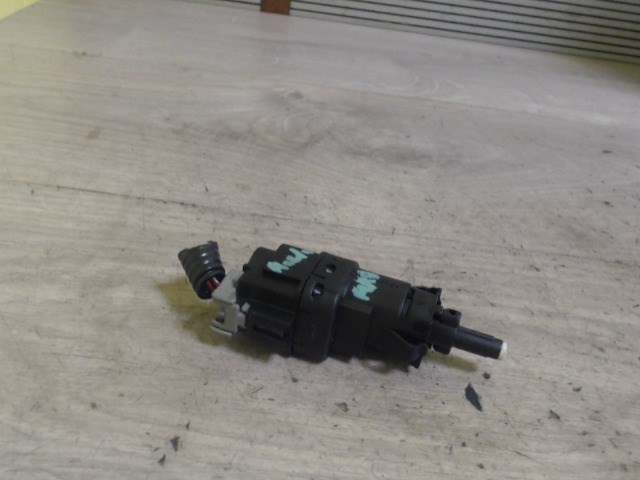 MAZDA 3 03.10-06.06 Féklámpa pedál kapcsoló 1. kép