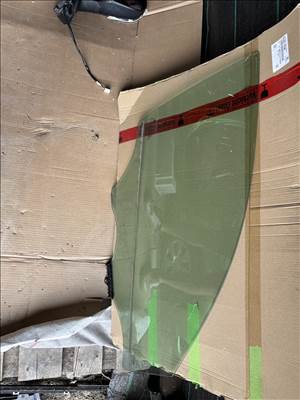 Hyundai Tucson (TL) Jobb első ajtó üveg  82420d7030