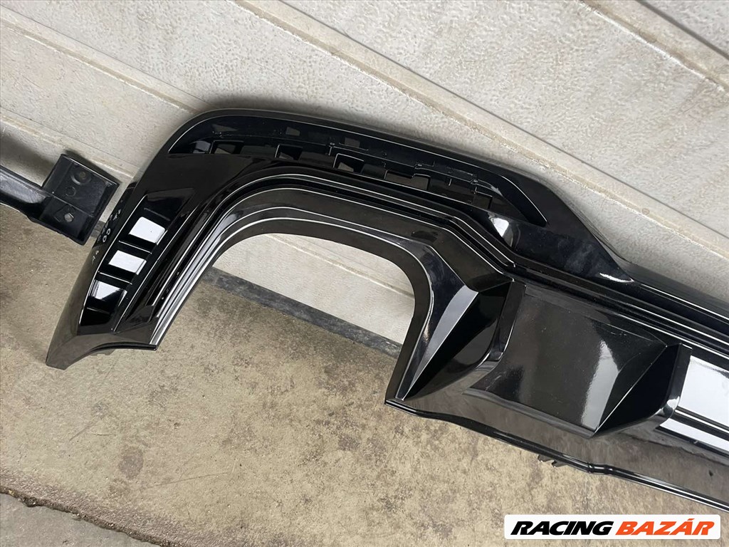 5193. Audi A4 B9 8W S-Line facelift RS OPTIK hátsó lökhárító alatti műanyag  9. kép
