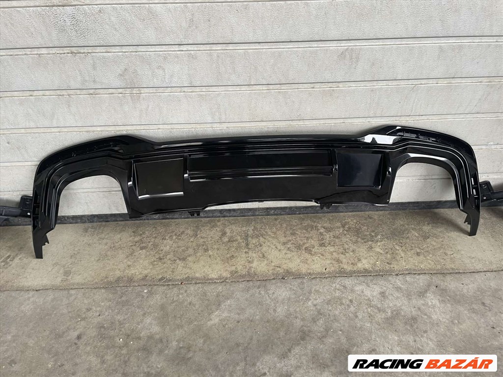 5193. Audi A4 B9 8W S-Line facelift RS OPTIK hátsó lökhárító alatti műanyag  1. kép