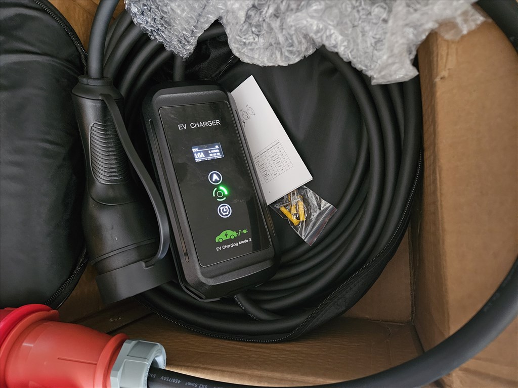 Eladó új 10m EVSE EV töltő Type 2 3 fázis (11KW) 8-16A +fali tartó és táska 1. kép
