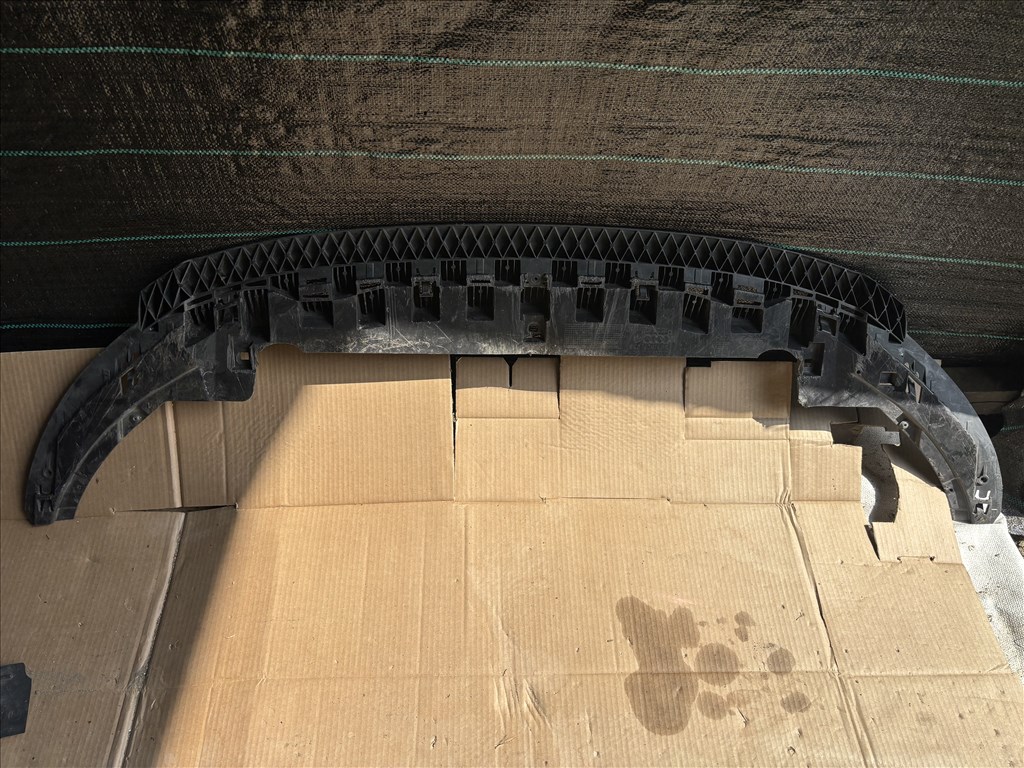 Audi A3 (8V) Első lökhárító koptató 8v3807233 1. kép