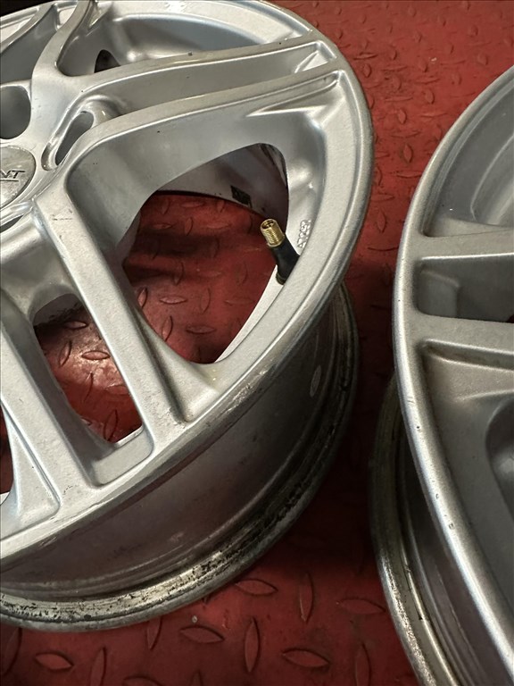  5x112 Dezent 6,5x15" ET38 használt alufelni garnitúra 8. kép