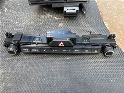 KIA SPORTAGE QL, QLE Rádió / CD Kapcsoló