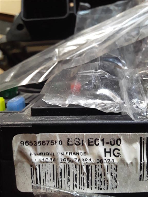 Peugeot 206 1.6 HDI ECU BSI Szett 0281011560 3. kép