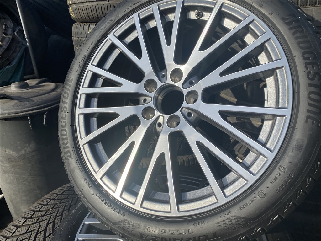 Mercedes Benz gyári új 18"-os könnyűfém felni garnitura eladó 3. kép